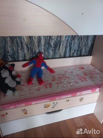 Двухъярусная кровать