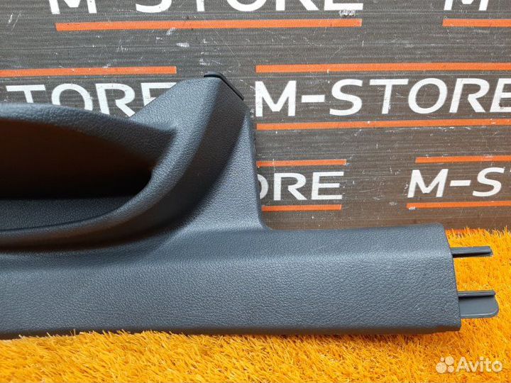 Накладка на порог задняя правая Volkswagen Tiguan