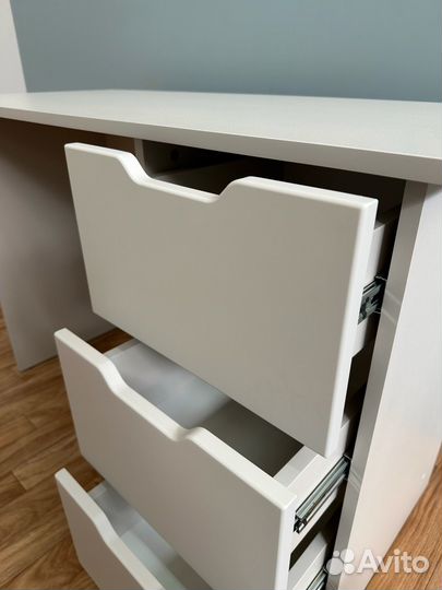 Письменный стол 