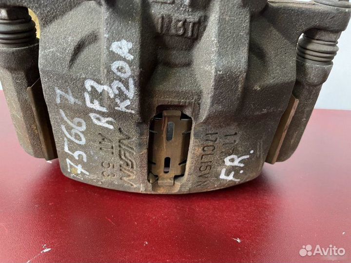 Суппорт передний правый Honda Stepwgn RF3 2.0 AT