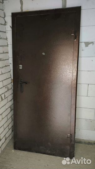 Входная металлическая дверь