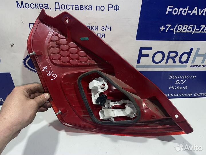 Фонарь правый Ford Fiesta MK6 2008-2012 хэтчбек