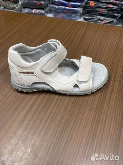 Сандалии кожа новые