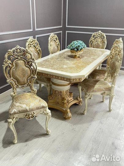 Стол и стулья