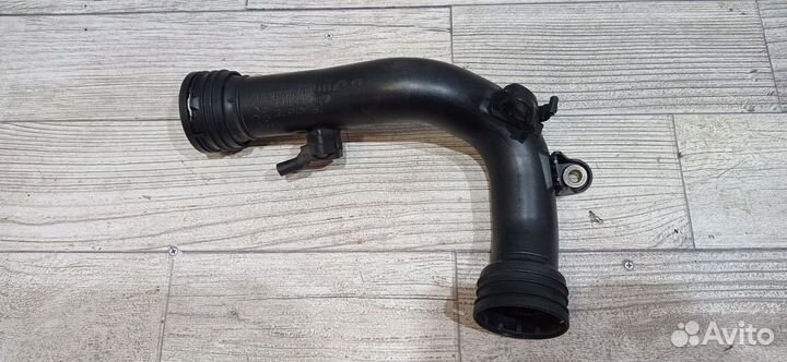 Патрубок интеркулера Volkswagen Passat (B6) VI (20