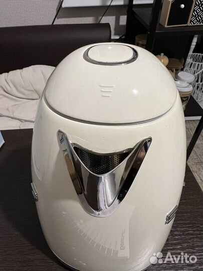 Чайник Smeg б/у бежевый