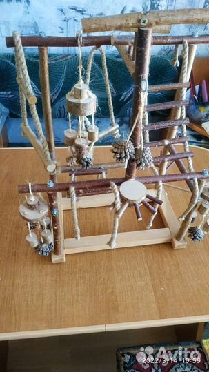 Игровой стенд для попугая