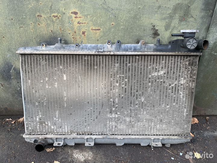 Радиатор охлаждения Nissan Sunny N14