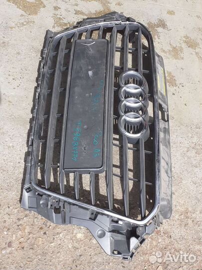 Радиаторная решётка Audi Q5 8R рестайл