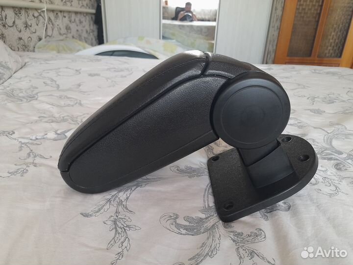 Подлокотник на kia rio 4