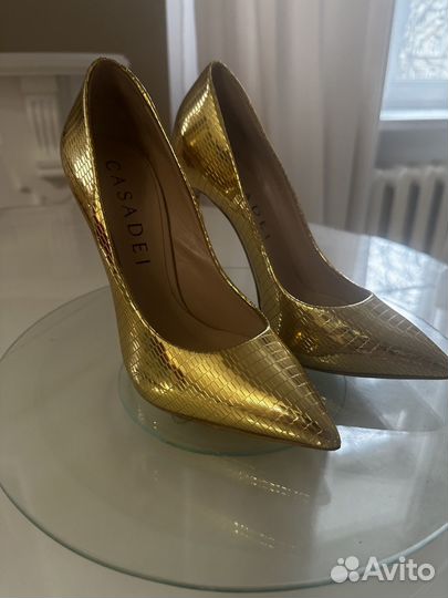Туфли Casadei 39 Золотые под змею