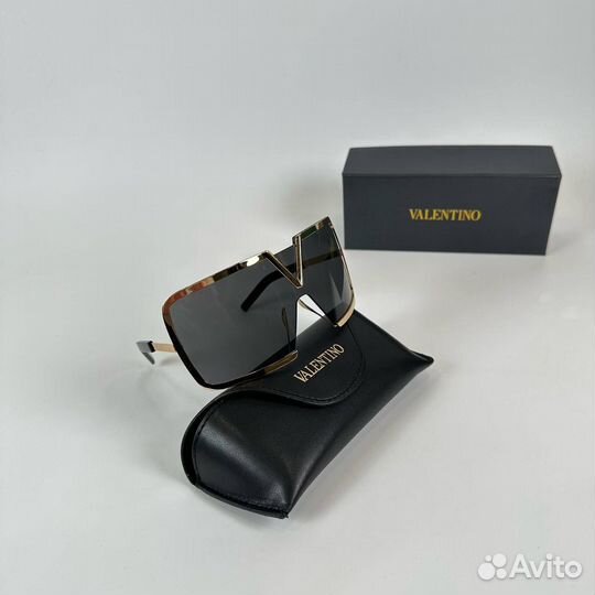 Очки Valentino