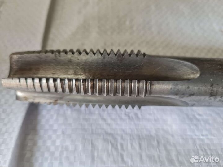 Метчик машинный М27 Р18