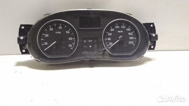 Панель приборов Рено Сандеро 1