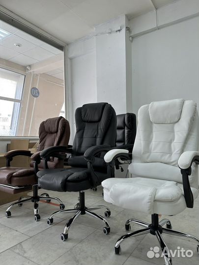 Офисное кресло руководителя