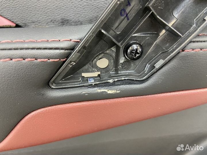 Обшивка двери geely coolray передняя левая