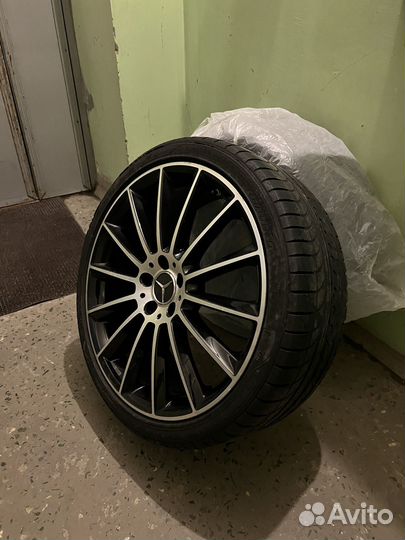 Pirelli P Zero 245/35 R20 и 275/30 R20 97Y