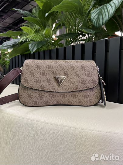 Смука Guess новая