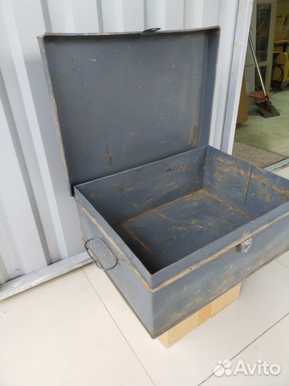 Ящик металлический