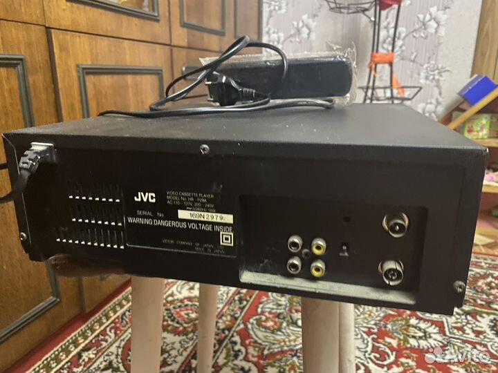 Видеомагнитофон jvc