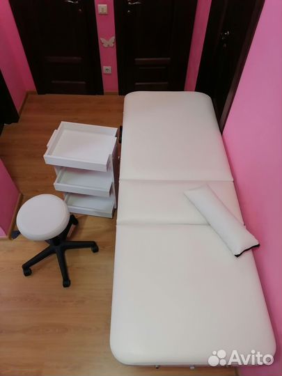 Медицинская кушетка с тубмочкой и креслом