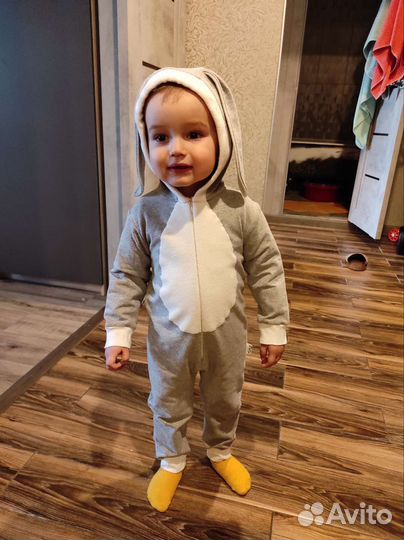 Новогодний костюм зайчика на 2 года