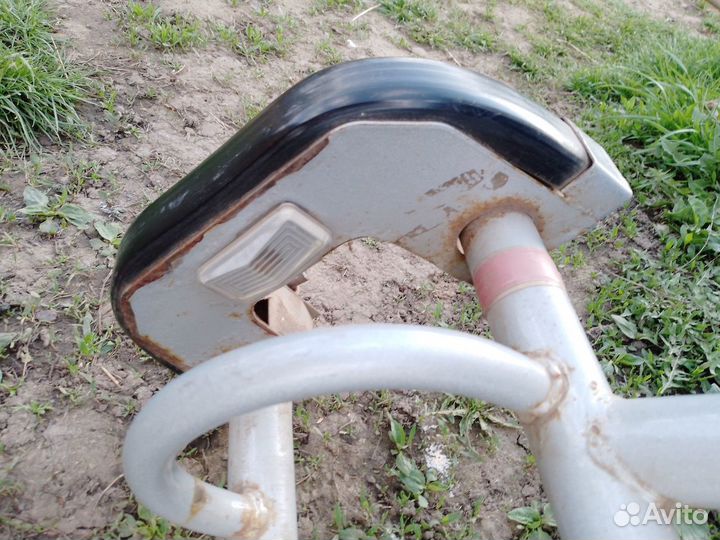 Кронштейн запасного колеса niva