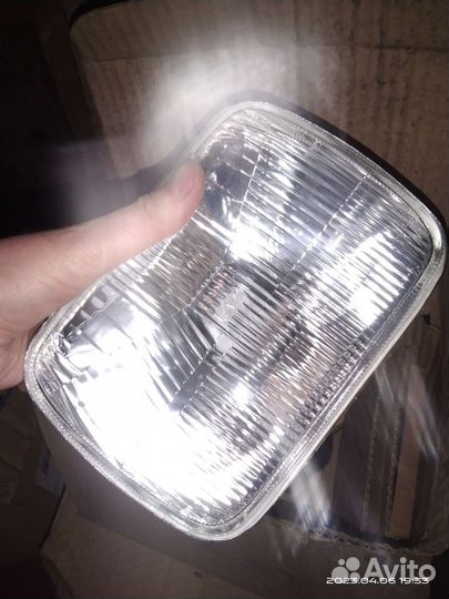 Фара St-100-1102