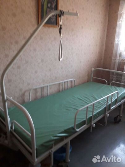 Медицинская кровать