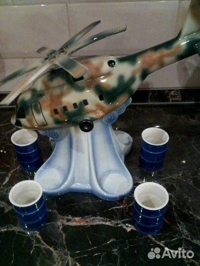 Штоф. Вертолет со стопками