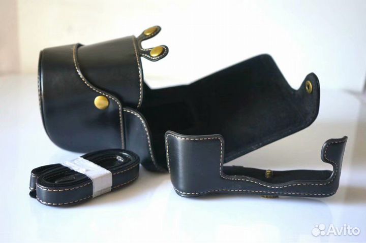 Чехол кофр для Fujifilm X-T3 с ремешком и хватом