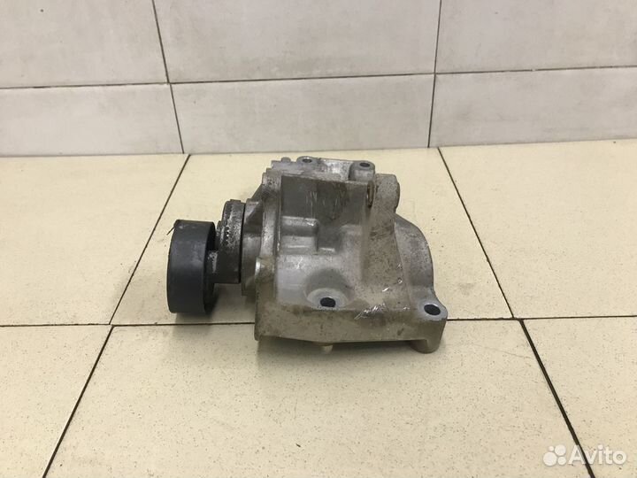 Кронштейн генератора Octavia (A4 1U) 2000-2011