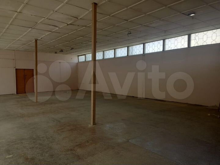 Сдам Юмашева на трафике помещение 212м2,можно част