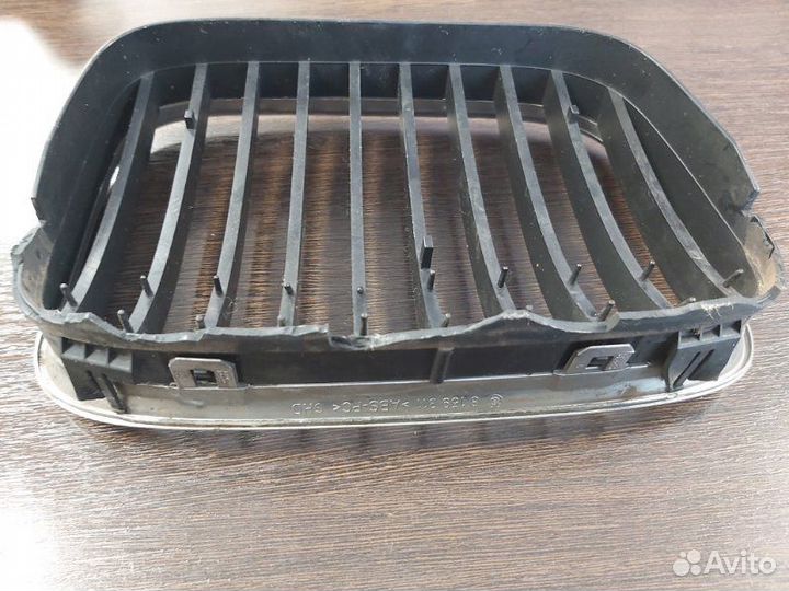 Решетка радиатора передняя левая Bmw 520I E39 M52