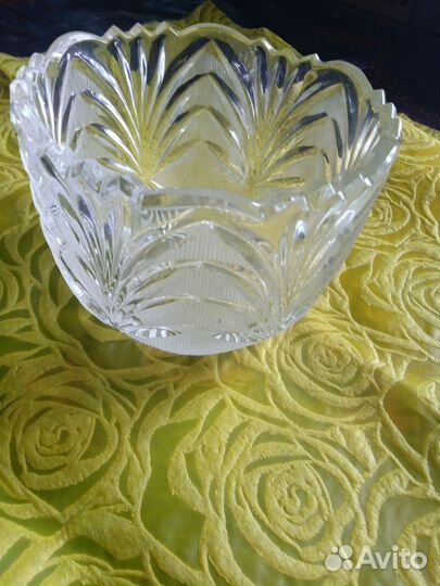 Хрустальная ваза