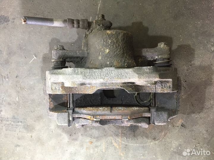 Фольксваген Поло Суппорт передний Лев