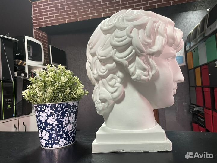 Бюст гисповая скульптура