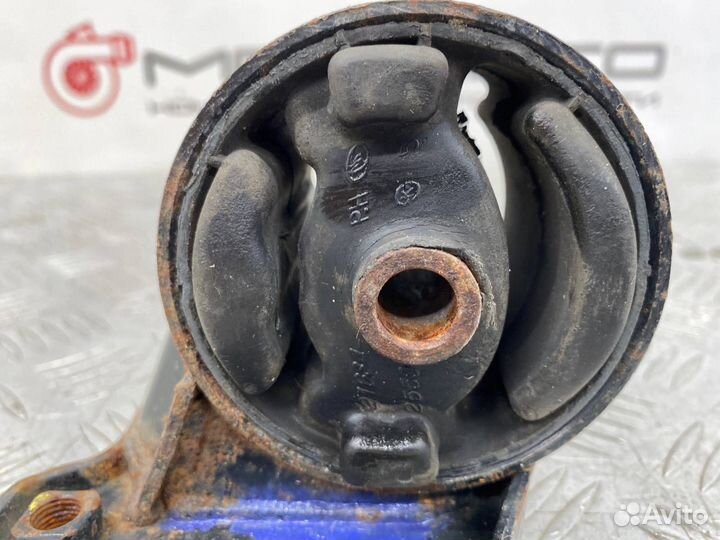 Б/У подушка кпп (опора, кронштейн, крепление)