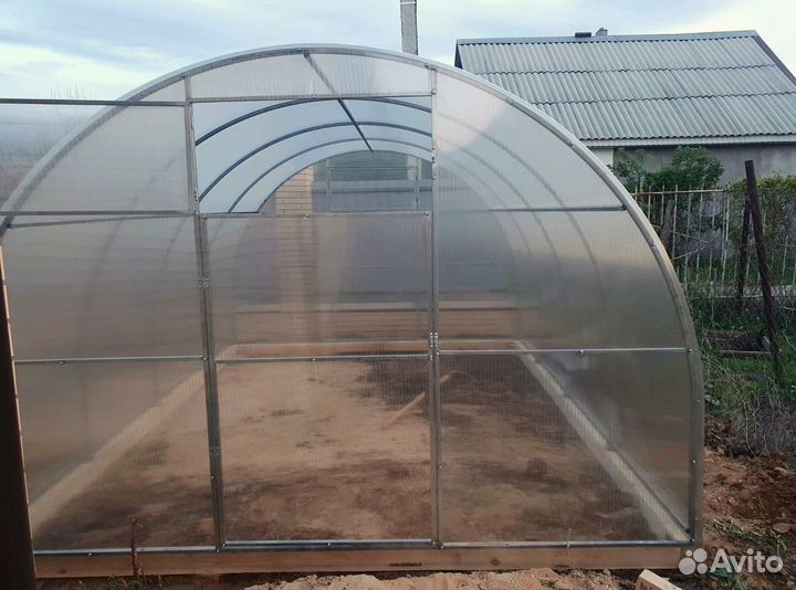 Теплица из поликарбоната