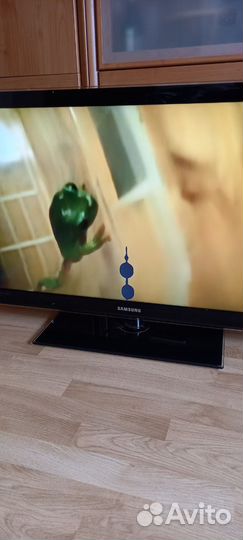 Телевизор samsung б/у диагональ 100 см с пультом