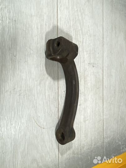 Кронштейн опора правого амортизатора Ssangyong