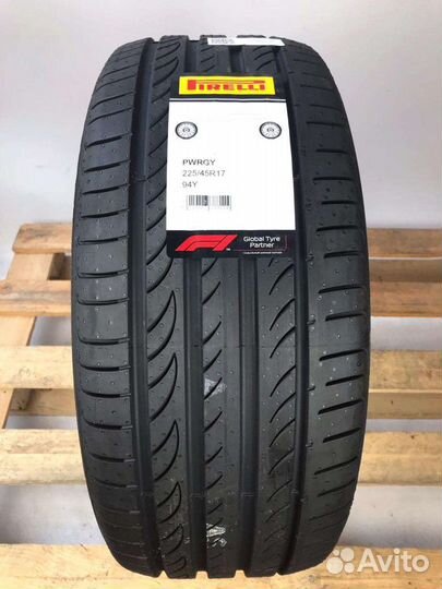 Pirelli Powergy 215/50 R17
