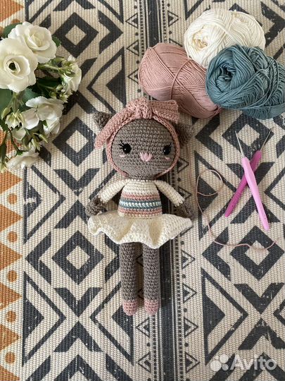Вязанный котик ручной работы