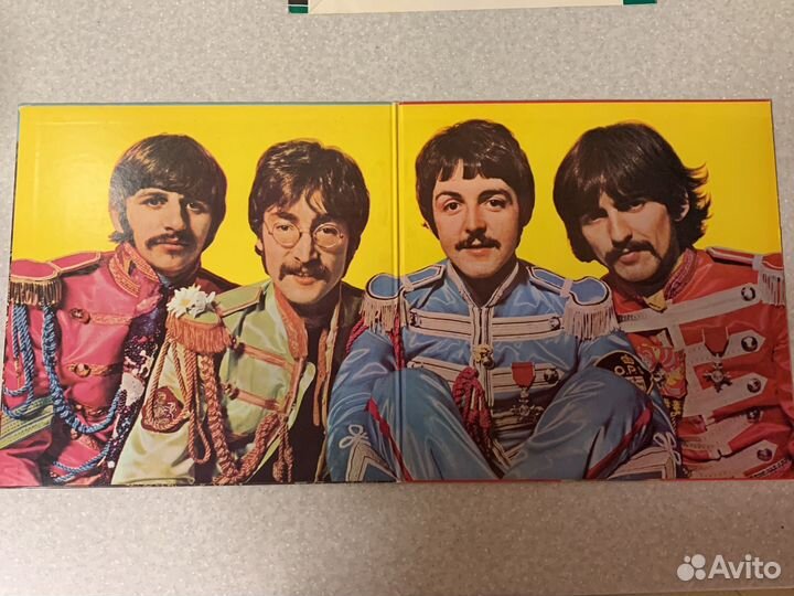 The Beatles-Sgt. Peppers Lonely Hearts Club Band