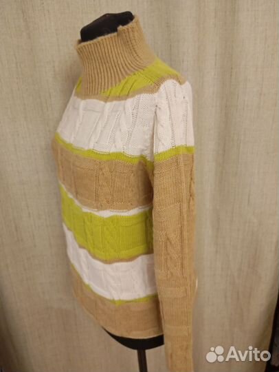 Свитер женский