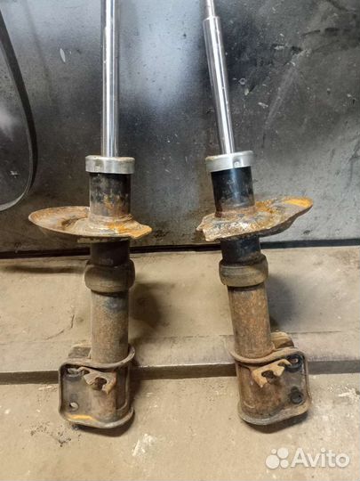 Стойки передние калина 1