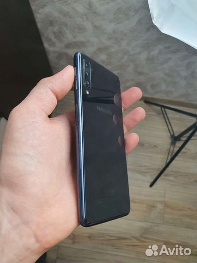 Телефон Samsung A7