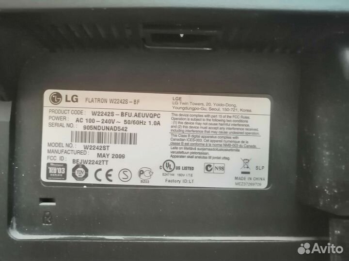 Монитор LG 22 с подставкой