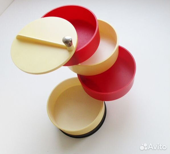 Коробочка 4 секции для деталей, мелочей. СССР