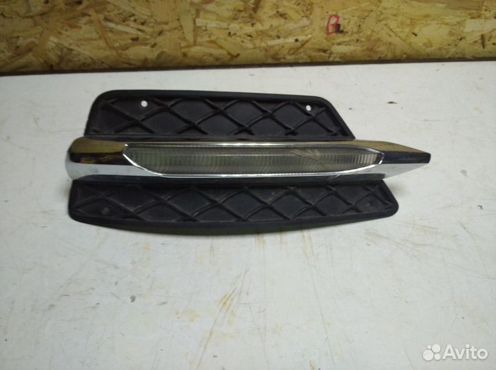 Решетка бампера Mercedes C-Class 2011-2015